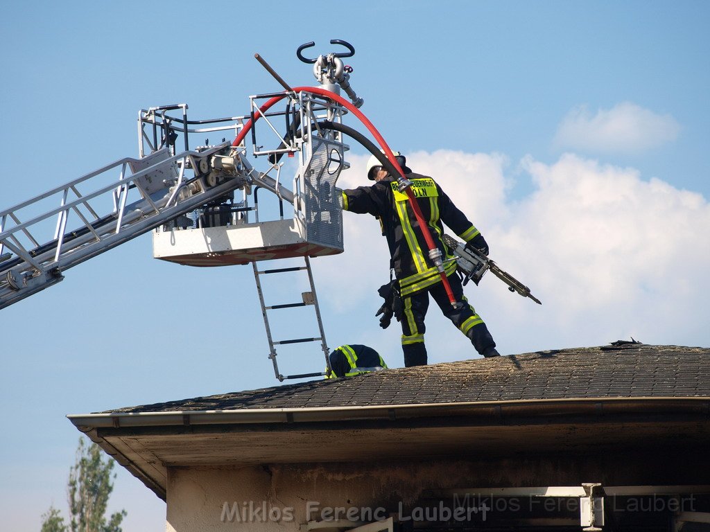 Feuer Koeln Ossendorf Butzweiler Hof neben IKEA P287.JPG